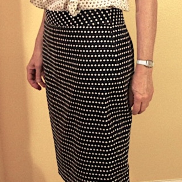 Coldwater Creek Cotton Navy Polka Dot Pencil Skirt, Size 8 - Picture 5 of 6